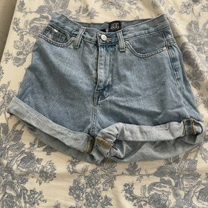 Bdg high rise mom shorts size 25